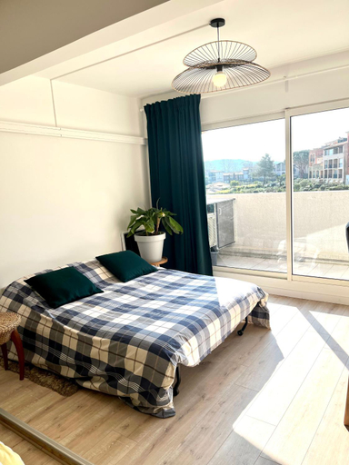 Bedroom 2, Le sud plage et piscine, Var