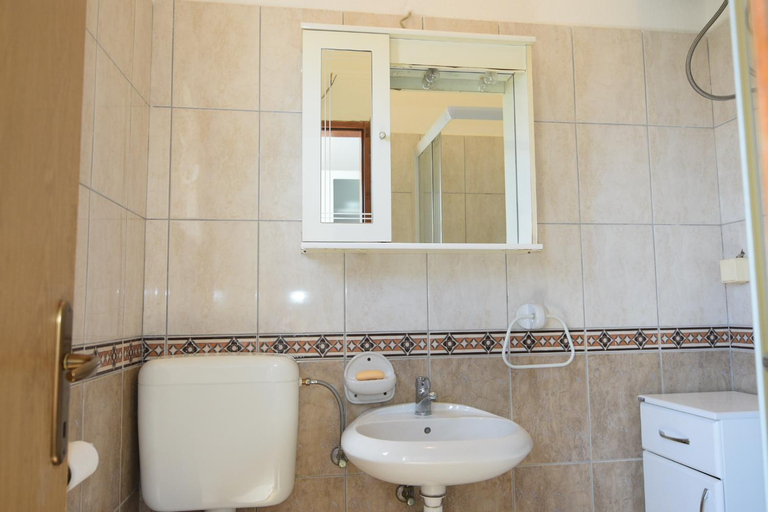 Bathroom 2, Aпартаменты Влаович