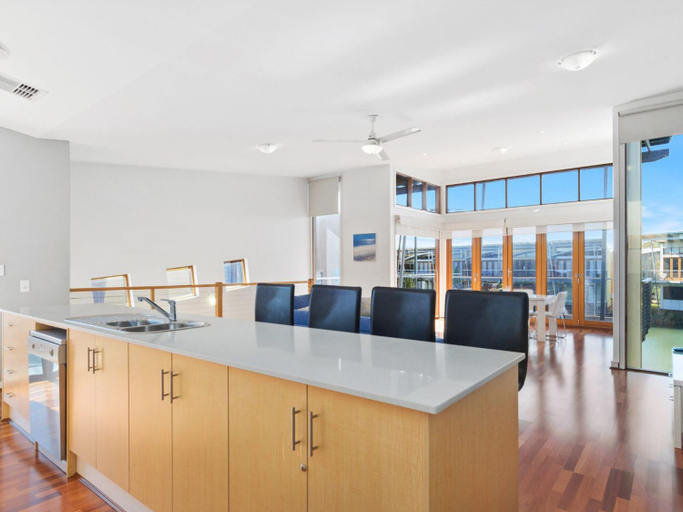 Others 3, Large Villa, overlooking lagoon close to the pool., Yankalilla