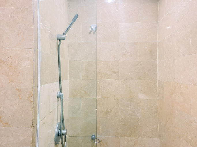 Bathroom 5, Elegant and Comfortable 2BR Apartment Empyreal Epicentrum Kuningan By Travelio, Jakarta Selatan