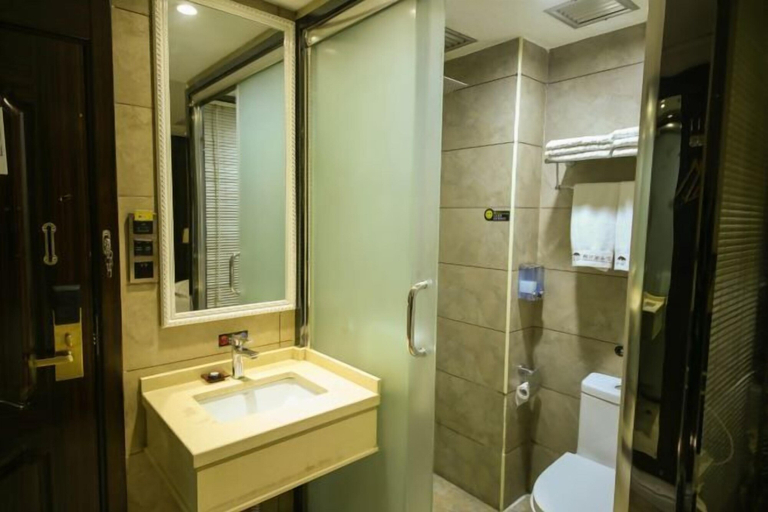 Bathroom 3, Jingyuan Pengwan Business Hotel, Baiyin