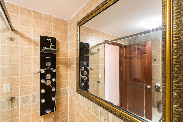 Bathroom 4, Lam Kinh Hotel, District 5
