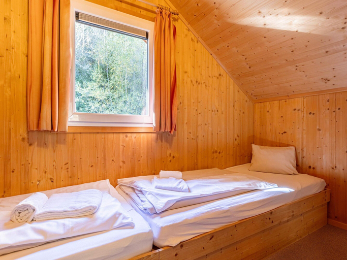 Bedroom 3, Appealing Chalet With Terrace, Murau