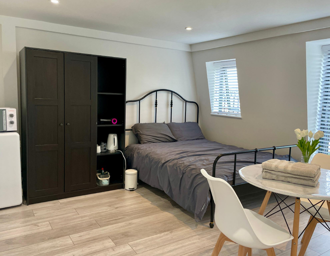 Bedroom 2, Peaceful rest in Camberwell road, London