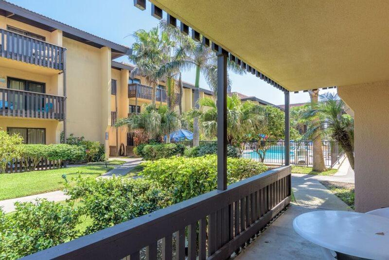 Exterior & Views 4, Tiki 141, Cameron