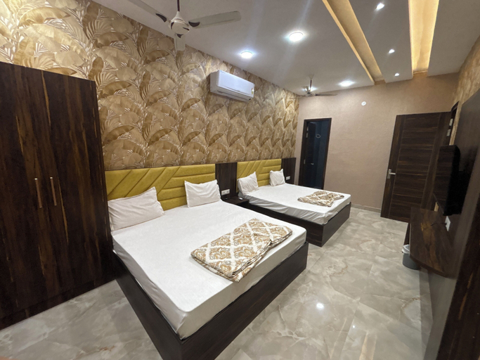 Bedroom 3, Hotel KR 5Mins Walk From Golden Temple, Amritsar