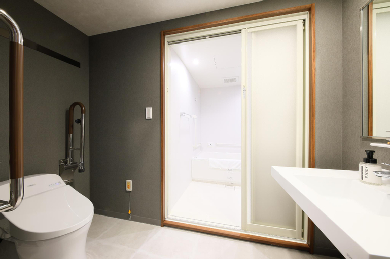 Bathroom 26