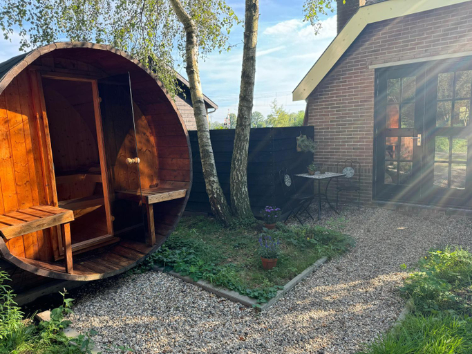 Others 2, Bed & Breakfast Puur Natuur Putten, met prive sauna, Putten