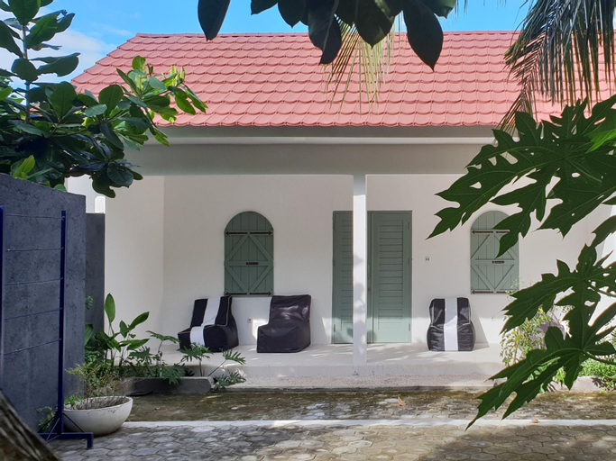 Exterior 4