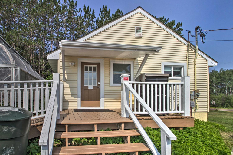 Cozy Getaway 5 Miles to Duluth and Lake Superior!, Saint Louis