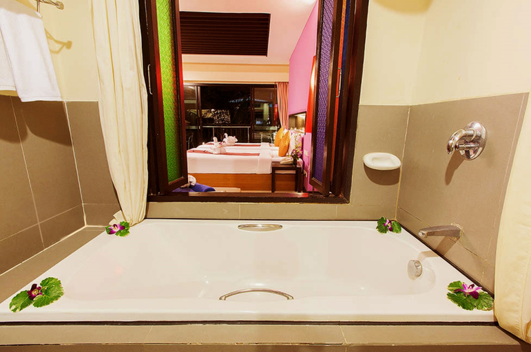 Bathroom 11