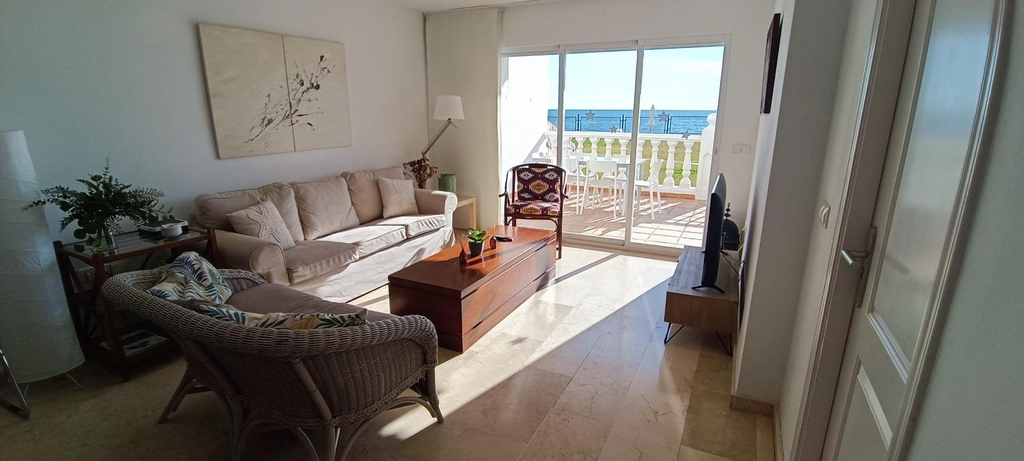 Others 2, Modern apartment with pool on the beachfront in Marbella by SharingCo, Málaga