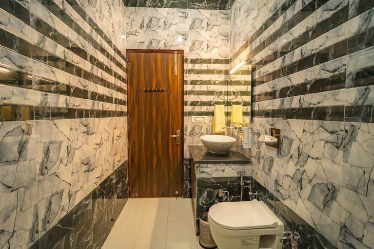 Bathroom 3, Pristine Woods, Dehradun