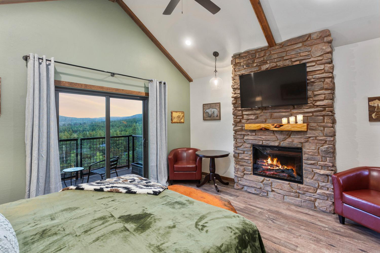 Bedroom, Lodge at 5600, Gila