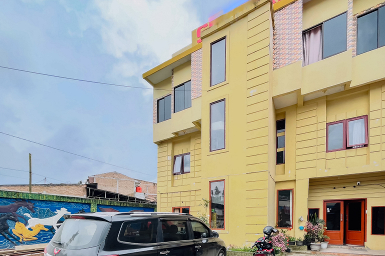 Exterior & Views 2, RedDoorz @ Serdika Pavilion Berastagi, Karo