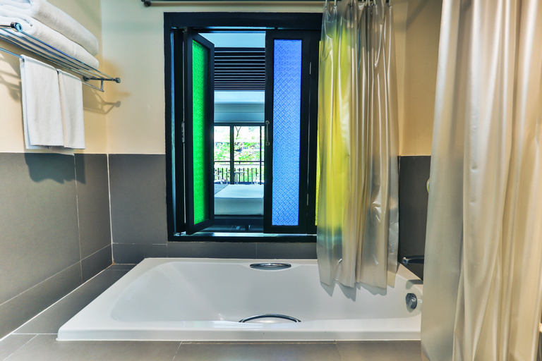 Bathroom 12