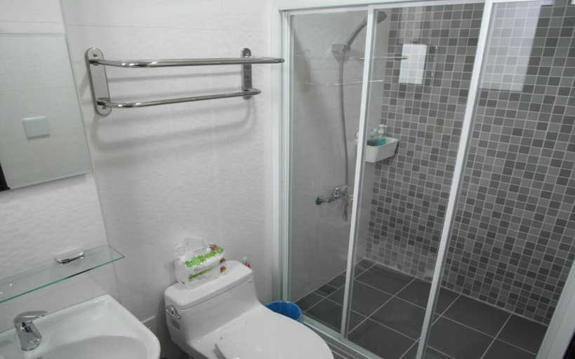 Bathroom 3, My Friends' Hostel, Yilan