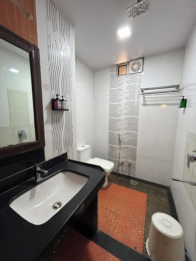 Bathroom, SwagStay Hotel Rahul Nagpur, Nagpur