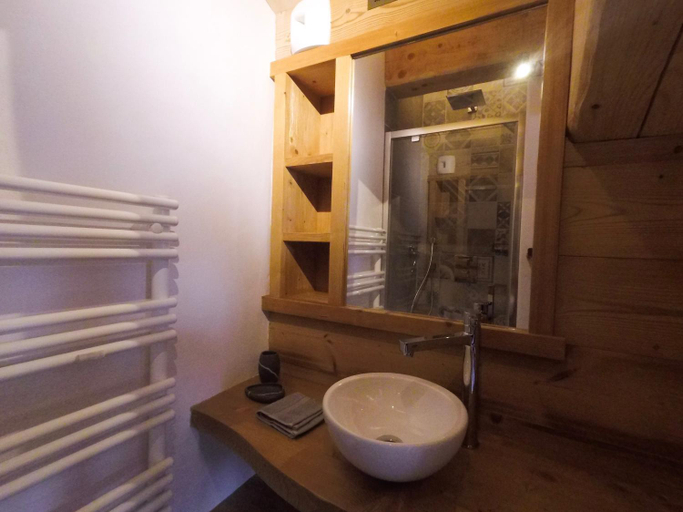 Bathroom 3, Chalet Nanook, Savoie