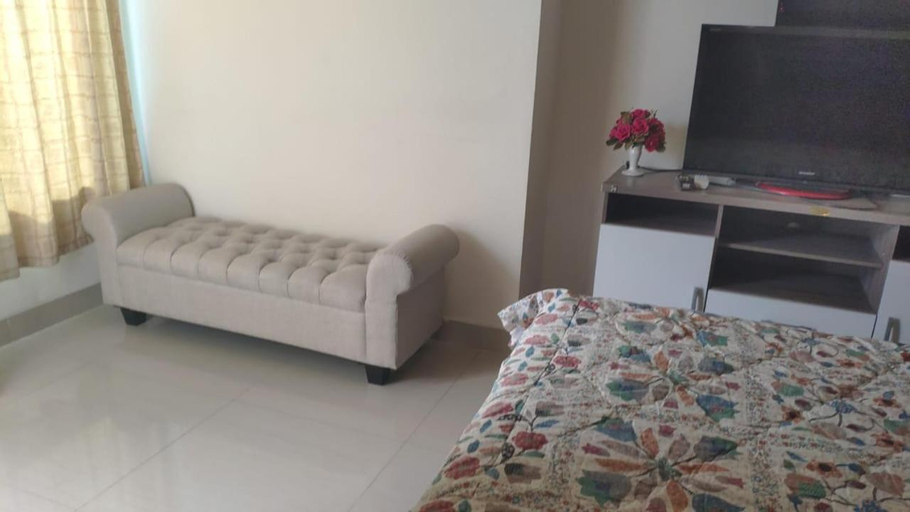 Bedroom 5, Apartemen Grand Kamala Lagoon Bekasi By Cicie Room, Bekasi