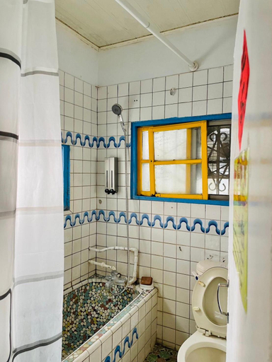 Bathroom, On My Way Dulan, Taitung