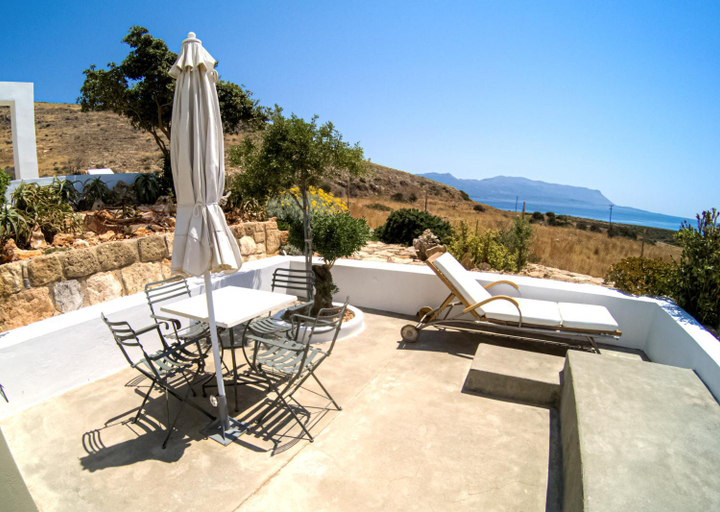 Others 2, Domatia me Thea, Peloponnese