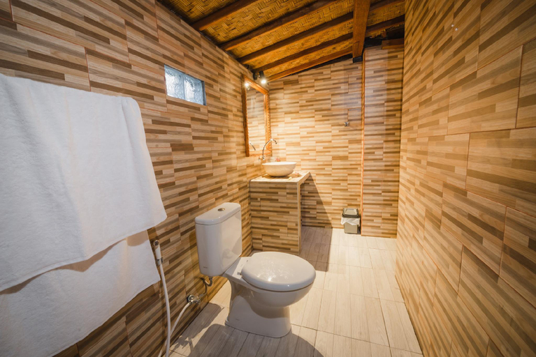 Bathroom 14