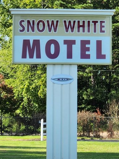 Others 3, Snow White - Richmond South, Chesterfield