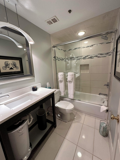 Bathroom 4, Old Capitol Inn, Hinds