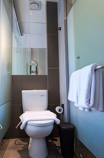 Bathroom 9