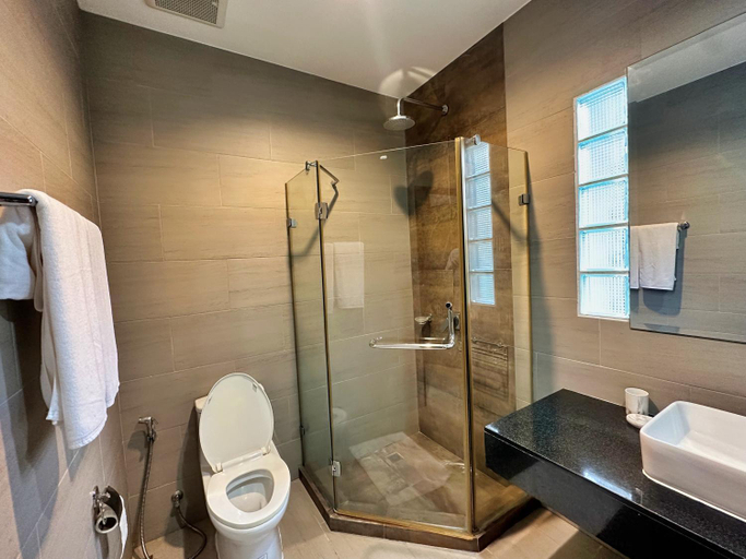 Bathroom 2, Villa Tara nr Layan Beach, Pulau Phuket