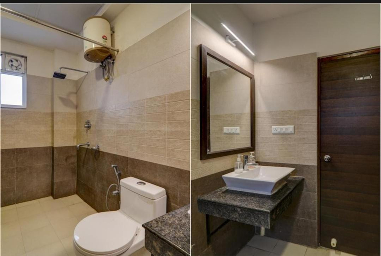 Bathroom 3, Riddhi Inn, Lucknow