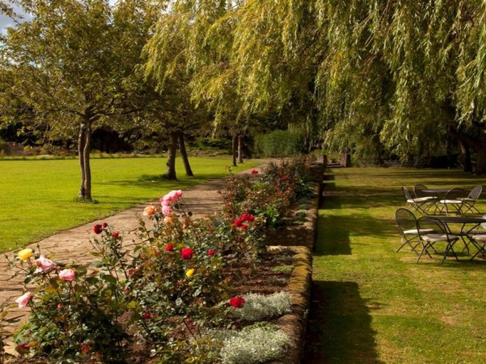 Others 5, Cherbridge Lodges – Riverside lodges short lets (business or holidays), Oxfordshire