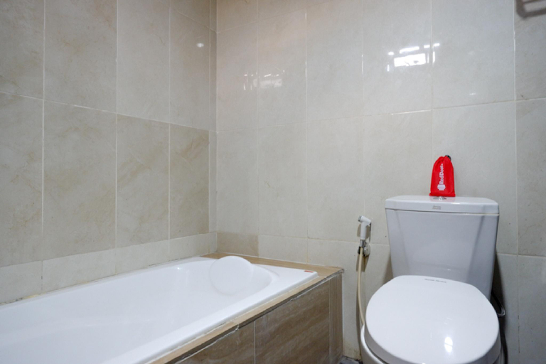 Bathroom 8