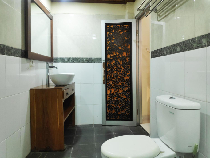 Bathroom 7