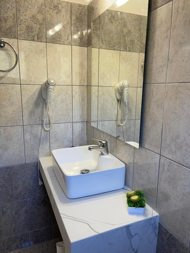 Bathroom 3, Georgia's Apartments, Ipsos Corfu, Ionian Islands