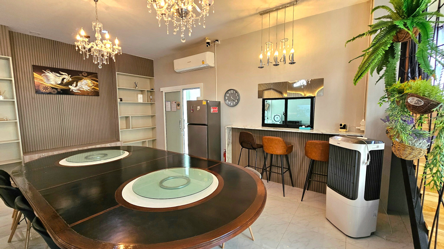 Others 3, PhuriPoolvilla, Hang Dong