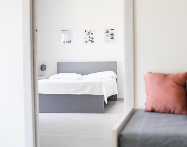 Others 5, Sofita - Rooms & Apartment, Messina