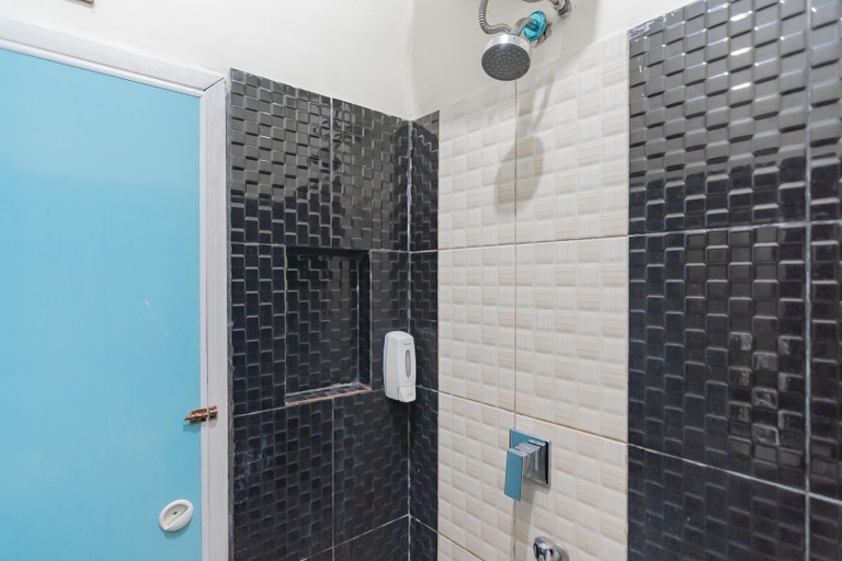 Bathroom 9