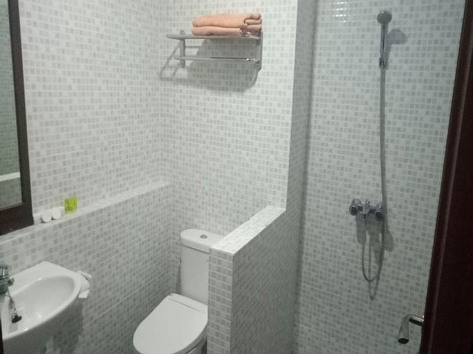 Bathroom 4