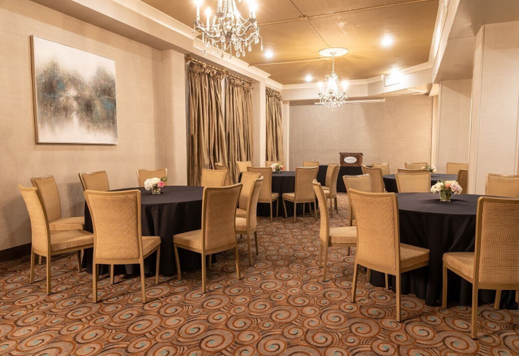 Food & Drinks 5, Old Capitol Inn, Hinds