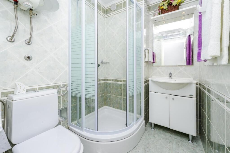 Bathroom 4, Kates place, Dubrovnik