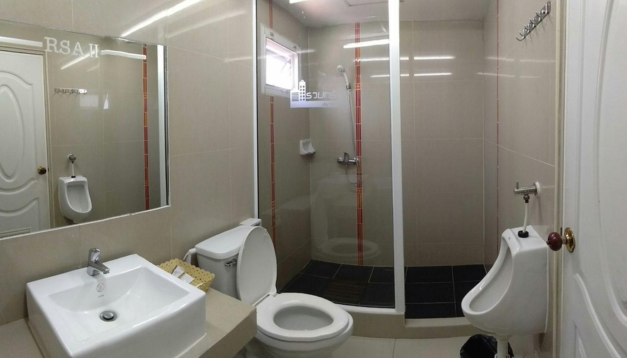 Bathroom 15