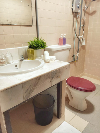 Bathroom 3, FAMISA Eastern Gold Service Apartment, Kemaman
