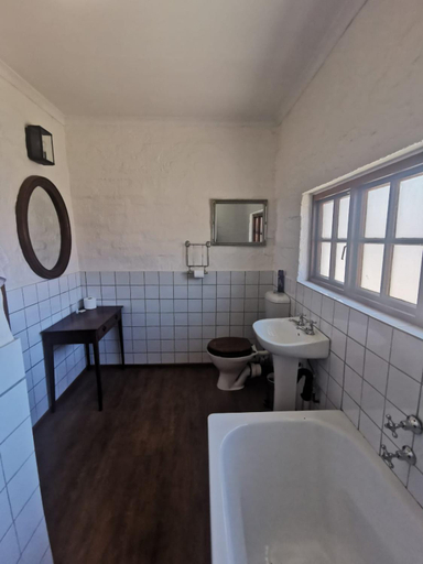 Bathroom 2, Critchley Hackle - Leisure rooms, Nkangala