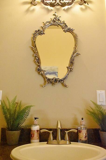Bathroom, Villa Luna, Pierce