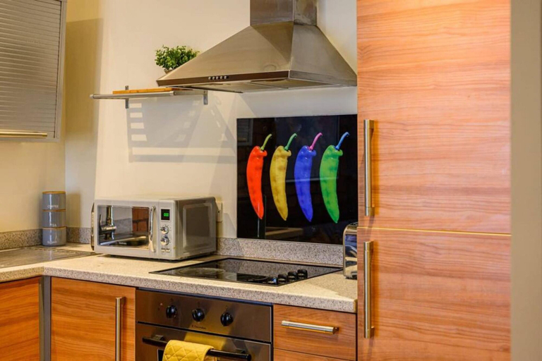 Room 3, Host Apartments Queen Square Apartment, Sefton