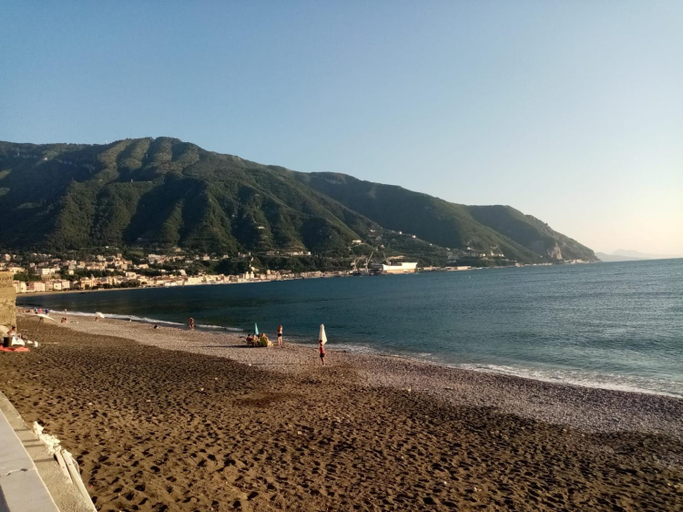 Others 3, Stanza Tramonto a Mare, Napoli