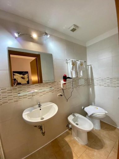 Bathroom 5, Hotel Atena, Milano