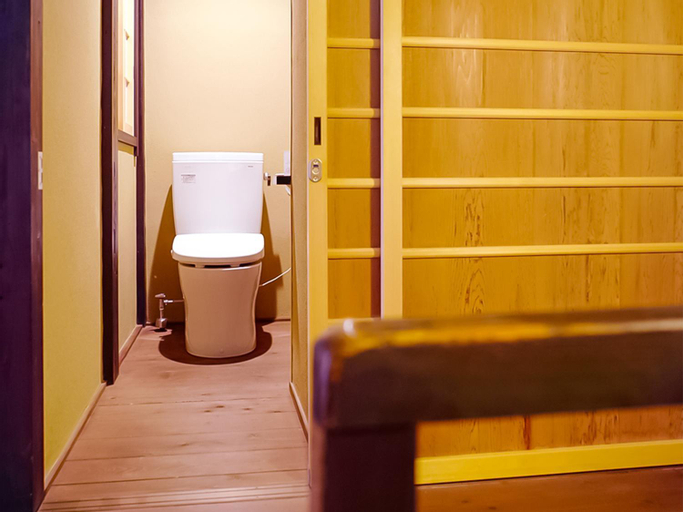 Kyotofish · Oimatsu * Hundred-Year Pine Townhouse * Kyoto's Bustling Area * Near Imperial Palace and Kamo River * Certified Guesthouse, Kyoto